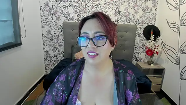 Victoria Adamns online show from 02.22.25