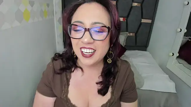 Victoria Adamns online show from 10.01.25