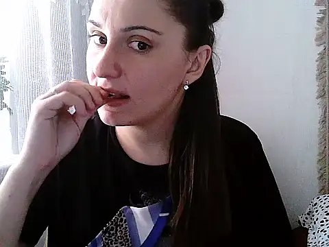 Yuliia30 online show from 12.18.25