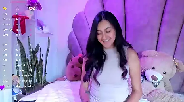 sweetfoxy 17 online show from 01.30.25