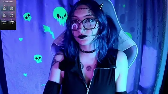 Kimlennox  online show from 11.21.25