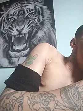 Snapshot of dany_hardy chatting on 10.28.25 dany hardy online show from 10.28.25