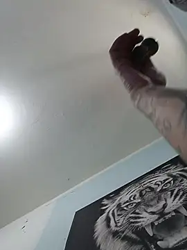 Snapshot of dany_hardy chatting on 11.16.25 dany hardy online show from 11.16.25