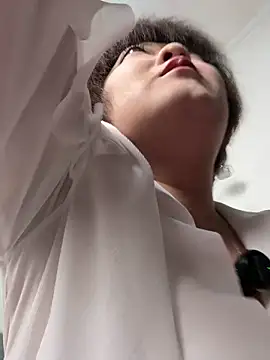Hey-Cute online show from 04.27.26