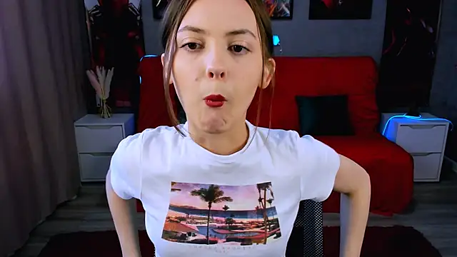 Snapshot of JesssWalker chatting on 03.19.25 JesssWalker online show from 03.19.25