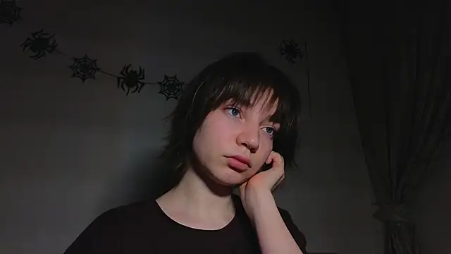 Snapshot of CassJonn chatting on 11.26.25 CassJonn online show from 11.26.25