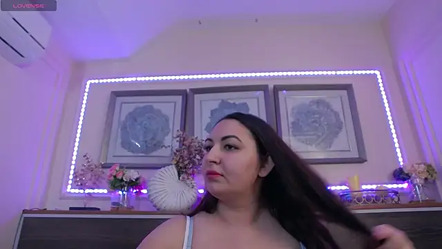 Snapshot of BustyEva_ chatting on 03.06.25 BustyEva online show from 03.06.25