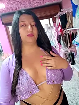 Snapshot of Melyy_Edii chatting on 11.21.25 Melyy Edii online show from 11.21.25