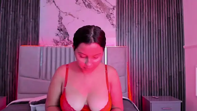 Thaliiajones online show from 01.19.25