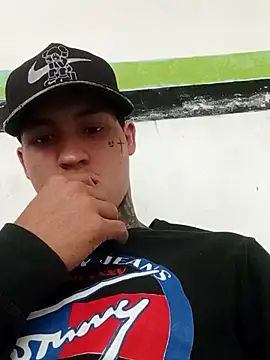 Snapshot of Briangalleta chatting on 09.17.25 Briangalleta online show from 09.17.25