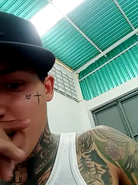 Snapshot of Briangalleta chatting on 09.23.25 Briangalleta online show from 09.23.25