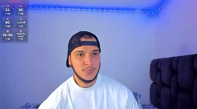 Snapshot of austinoficial chatting on 01.19.25 austinoficial online show from 01.19.25