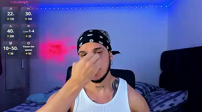 Snapshot of austinoficial chatting on 01.22.25 austinoficial online show from 01.22.25