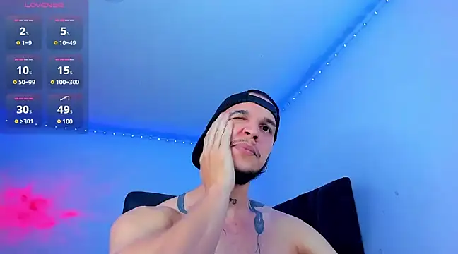 Snapshot of austinoficial chatting on 01.25.25 austinoficial online show from 01.25.25