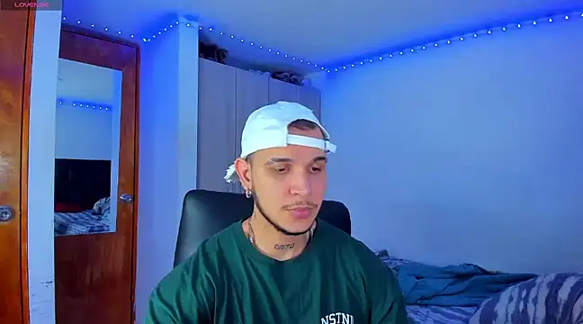 Snapshot of austinoficial chatting on 02.23.25 austinoficial online show from 02.23.25