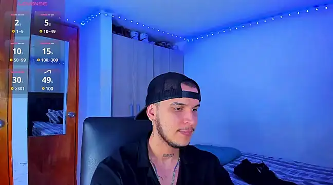 Snapshot of austinoficial chatting on 02.24.25 austinoficial online show from 02.24.25