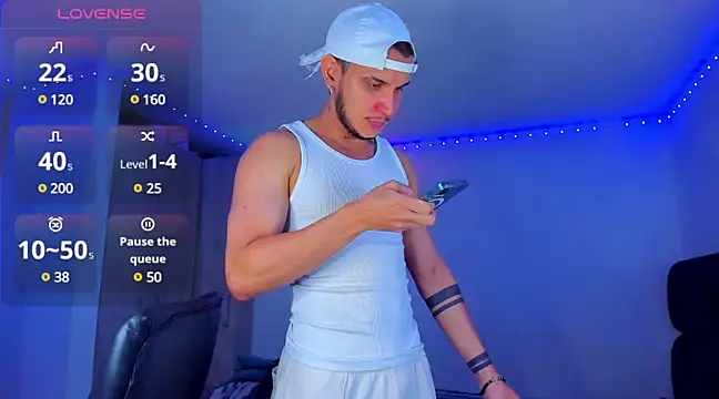 Snapshot of austinoficial chatting on 02.28.25 austinoficial online show from 02.28.25