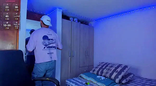 Snapshot of austinoficial chatting on 03.01.25 austinoficial online show from 03.01.25