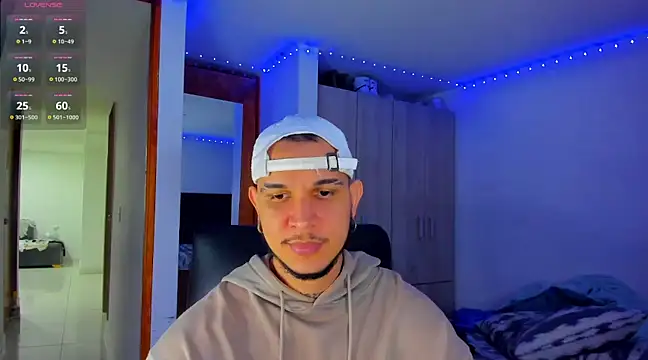 Snapshot of austinoficial chatting on 03.11.25 austinoficial online show from 03.11.25