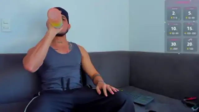 Snapshot of austinoficial chatting on 10.14.25 austinoficial online show from 10.14.25