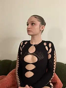 Snapshot of leasnow chatting on 01.15.25 leasnow online show from 01.15.25