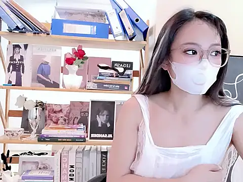 Snapshot of Lush-Office chatting on 04.12.26 Lush-Office online show from 04.12.26