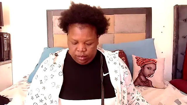 Snapshot of omalicha98 chatting on 12.03.25 omalicha98 online show from 12.03.25