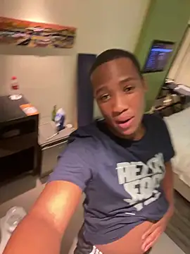 Snapshot of snotLoud chatting on 02.19.25 snotLoud online show from 02.19.25