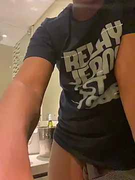 Snapshot of snotLoud chatting on 02.23.25 snotLoud online show from 02.23.25