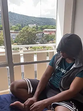 Snapshot of snotLoud chatting on 03.08.25 snotLoud online show from 03.08.25