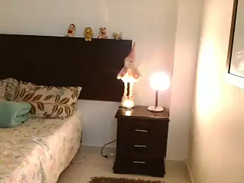 Aurrorasweet online show from 02.11.25