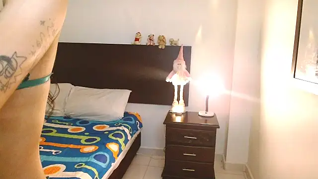 Aurrorasweet online show from 03.04.25