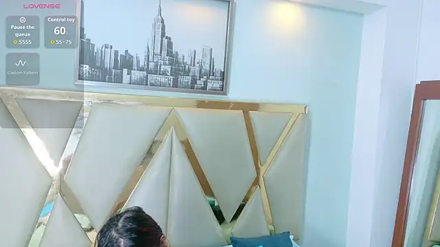 Snapshot of hot-littlechill chatting on 10.17.25 hot-littlechill online show from 10.17.25