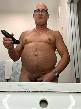Snapshot of carlospingalinda chatting on 10.28.25 carlospingalinda online show from 10.28.25
