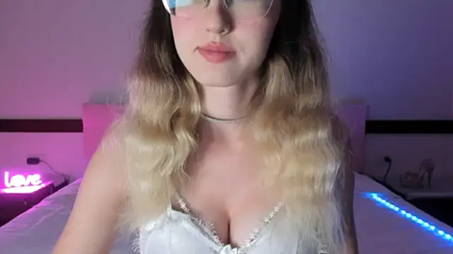 Sakura Mmio online show from 02.01.25