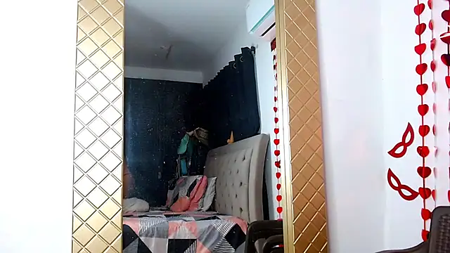 Snapshot of sweethoneytsx chatting on 09.23.25 sweethoneytsx online show from 09.23.25