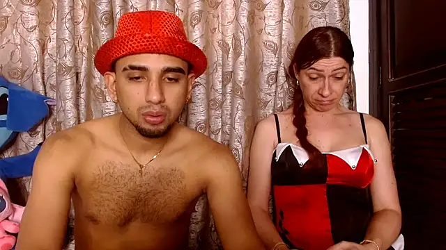 Snapshot of sweethoneytsx chatting on 11.03.25 sweethoneytsx online show from 11.03.25