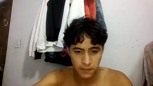 Snapshot of Sm1thXx chatting on 02.14.25 Sm1thXx online show from 02.14.25