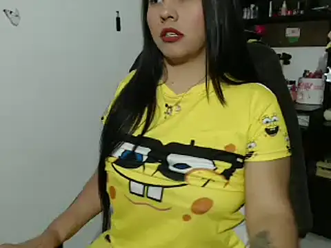 Snapshot of thamara226 chatting on 03.18.25 thamara226 online show from 03.18.25