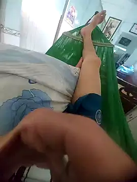 Snapshot of KisSsu chatting on 12.15.25 KisSsu online show from 12.15.25