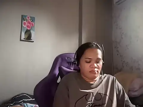SophiaCourthaway online show from 05.12.26