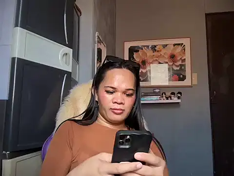 SophiaCourthaway online show from 05.15.26