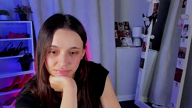 Sahara Shields online show from 10.07.25