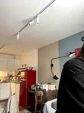 Kiss My Body online show from 10.10.25