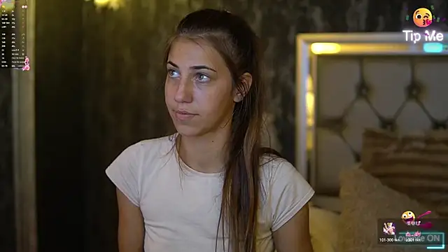 Snapshot of KeylaBlair chatting on 09.20.25 KeylaBlair online show from 09.20.25