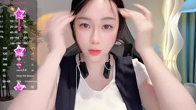 Snapshot of Alano-01 chatting on 06.06.26 Alano-01 online show from 06.06.26