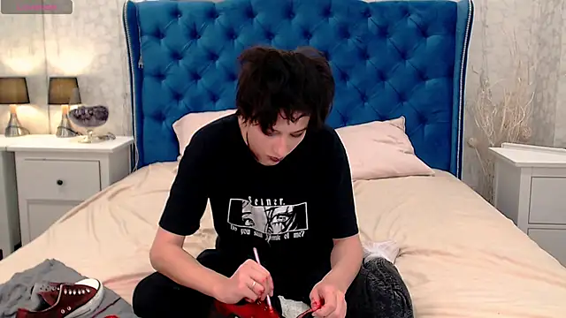 Snapshot of via_mayer_ chatting on 10.25.25 via mayer online show from 10.25.25