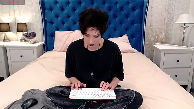 Snapshot of via_mayer_ chatting on 10.26.25 via mayer online show from 10.26.25