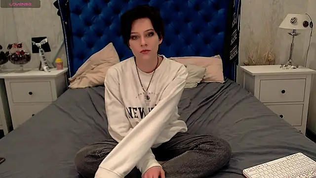 Snapshot of via_mayer_ chatting on 12.17.25 via mayer online show from 12.17.25