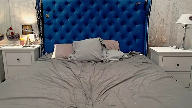 Snapshot of via_mayer_ chatting on 01.06.26 via mayer online show from 01.06.26